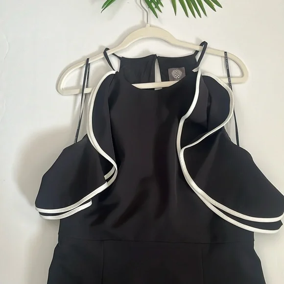 Vince Camuto sleeveless open back crepe drama ruffle black gown size 14 - Picture 5 of 10